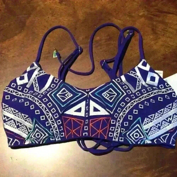 Trina Turk JAKARTA EMBROIDERED top Sz 8 and BOTTOM Sz 10 - Picture 6 of 11